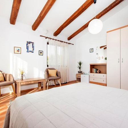 Studio And Room Tea Rovinj Luaran gambar